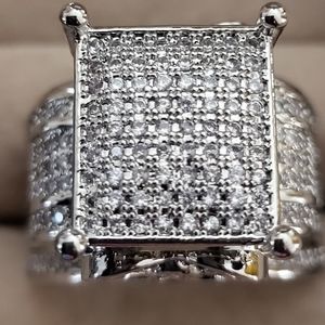 High Quality STERLING SILVER CZ 3 Dimensional High Mount Size 7 Ring